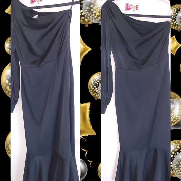 One sleeve sleek small black dress - Picture 2 of 3